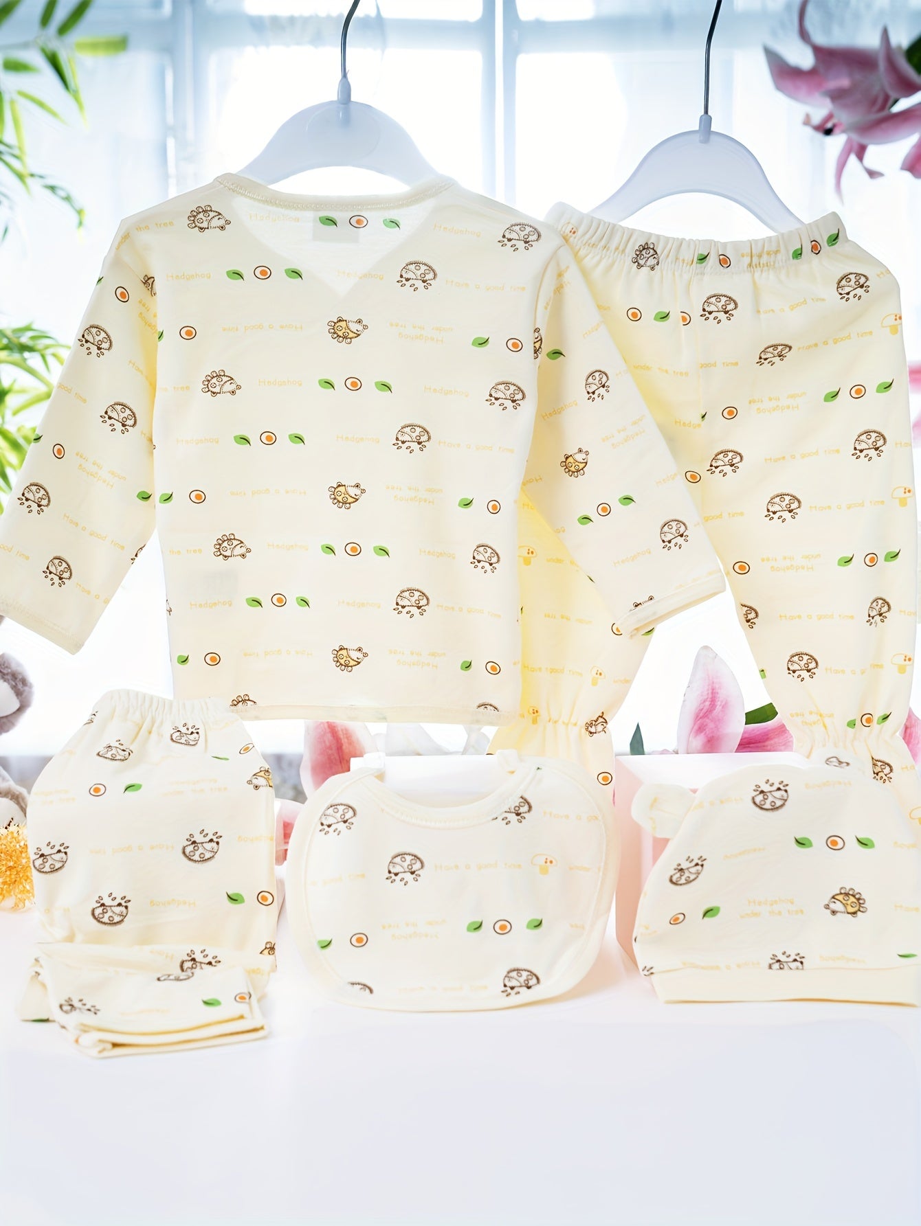 Newborn 5pcs Outfit Set – Cotton Clothes with Bear Hat & Bib (0–3 Months)