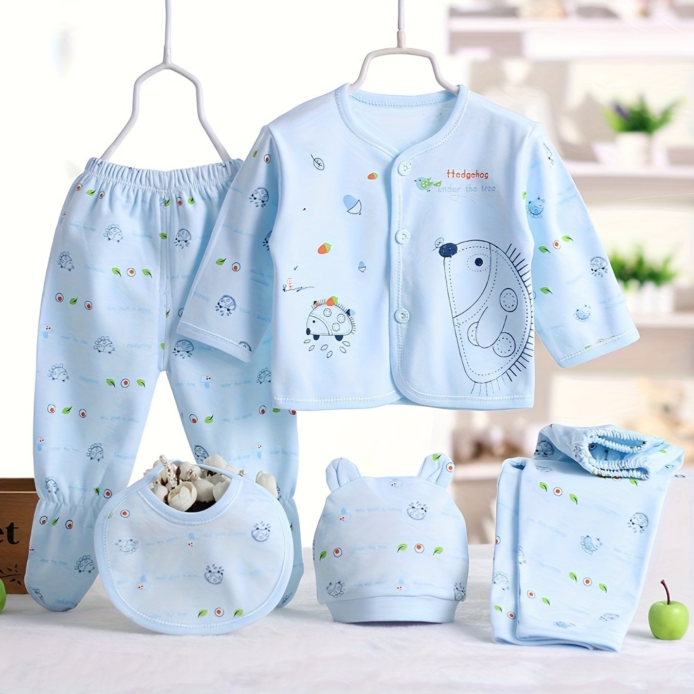 Newborn 5pcs Outfit Set – Cotton Clothes with Bear Hat & Bib (0–3 Months)