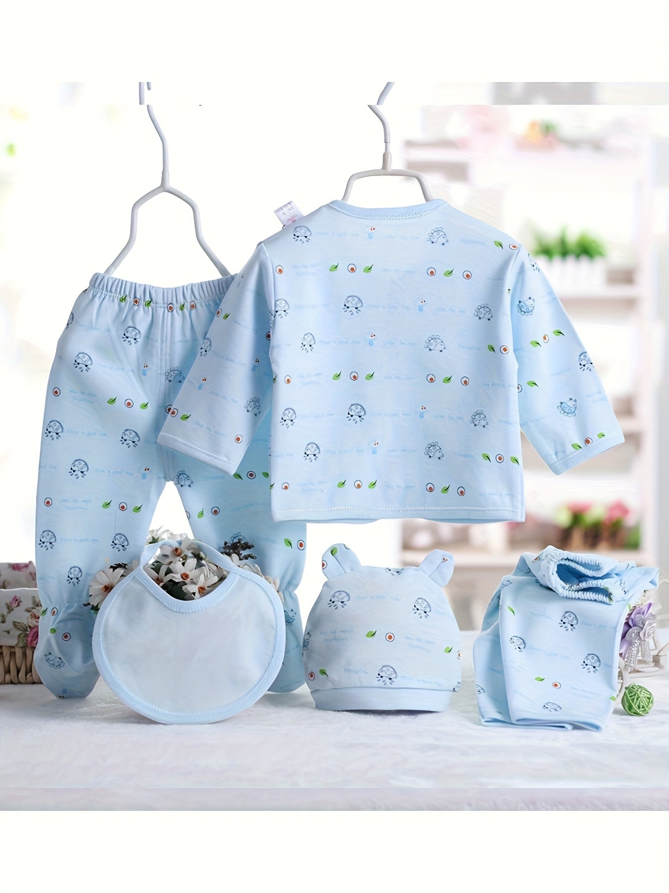 Newborn 5pcs Outfit Set – Cotton Clothes with Bear Hat & Bib (0–3 Months)